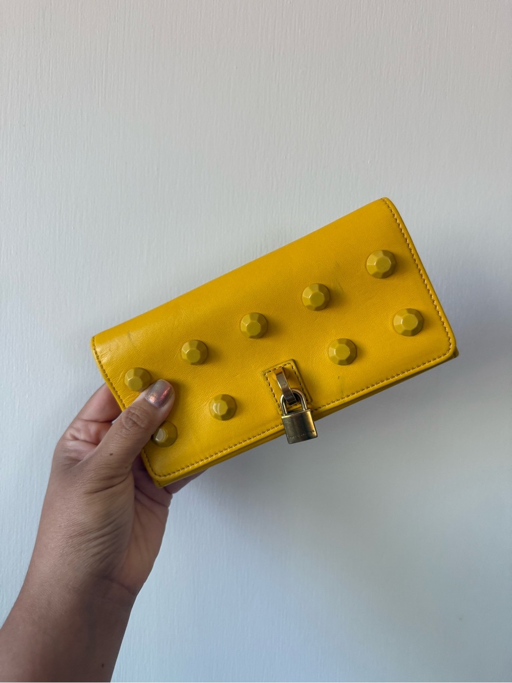 Marc Jacob’s yellow studded wallet - Picture 3 of 8